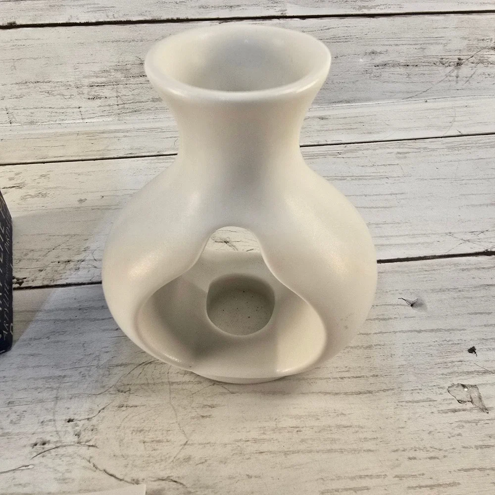 PartyLite SmartScents Fragrance Stick Holder White Ceramic Favorite Holder